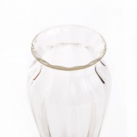 Smukły wazon z bezbarwnego szkła. XX w.